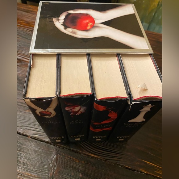 Twilight book series 1st edition - Picture 2 of 7